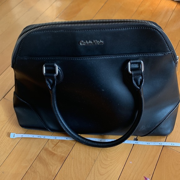 Calvin Klein Black Medium Crossbody - Picture 7 of 8